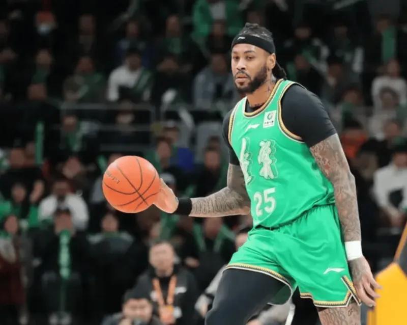 云开官网-辽宁虐四川52分！5首发齐爆，2小将轻松虐菜，亨特仍打不明白！